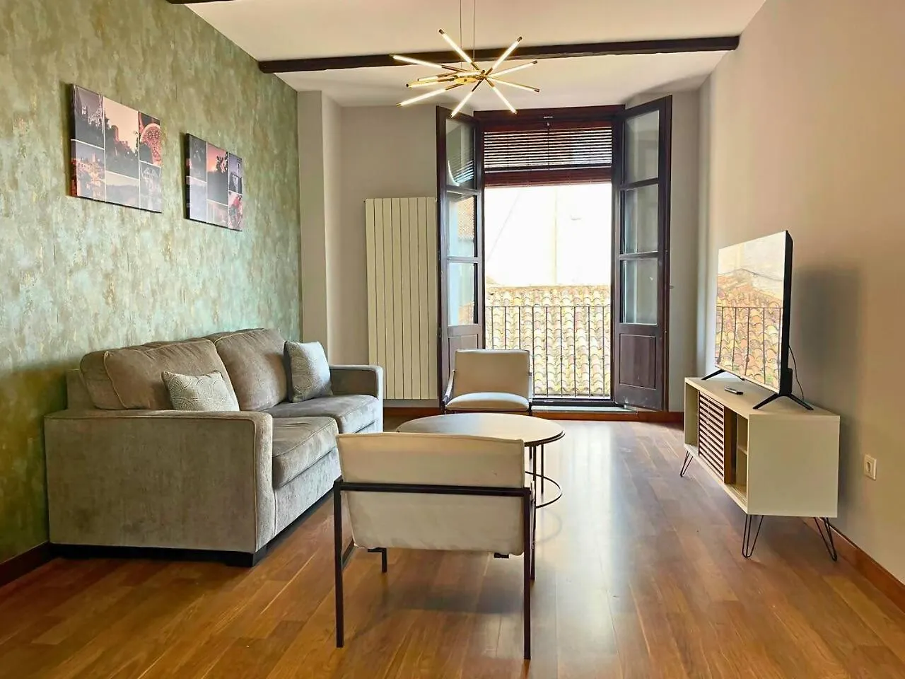 Home4U Centro Гранада Апартаменты
